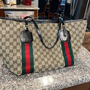 Gorgeous authentic Gucci bag